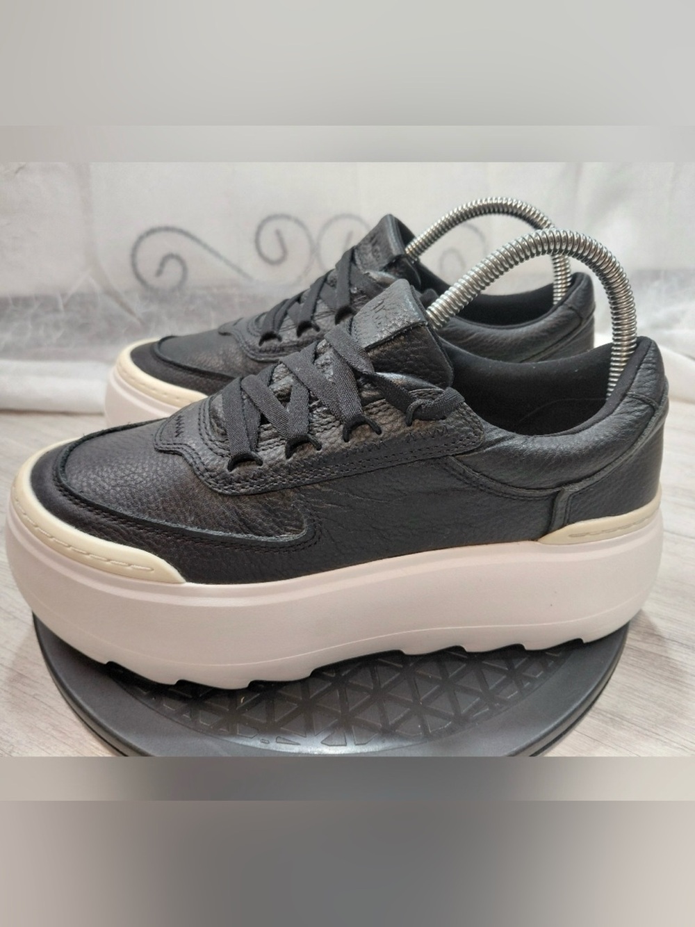 UGG Women Marin Mega Lace Black Leather Platform Sneaker Bright White Sole W7.5